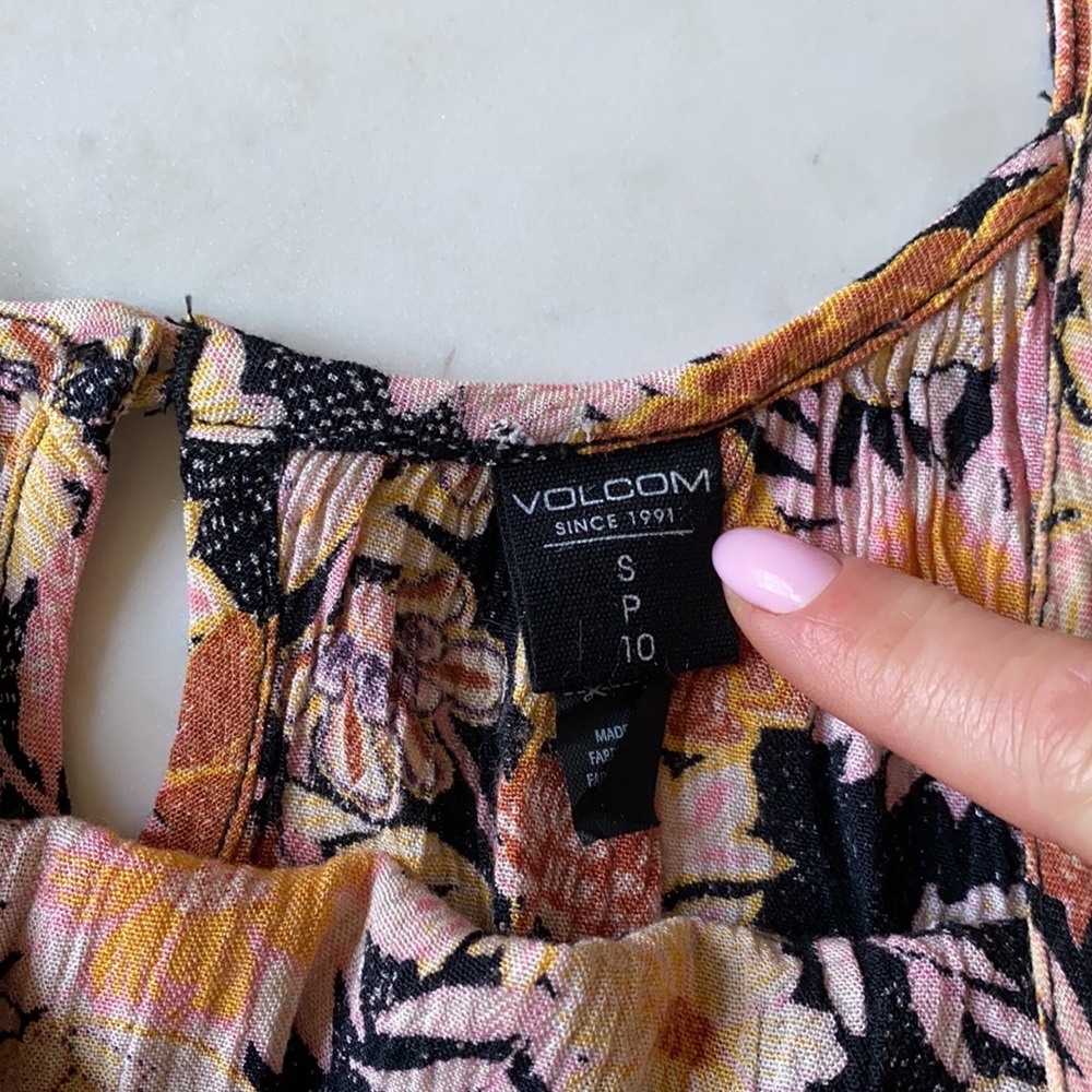 Volcom - Picture 5 of 10